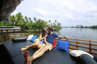 indiavacationz houseboat