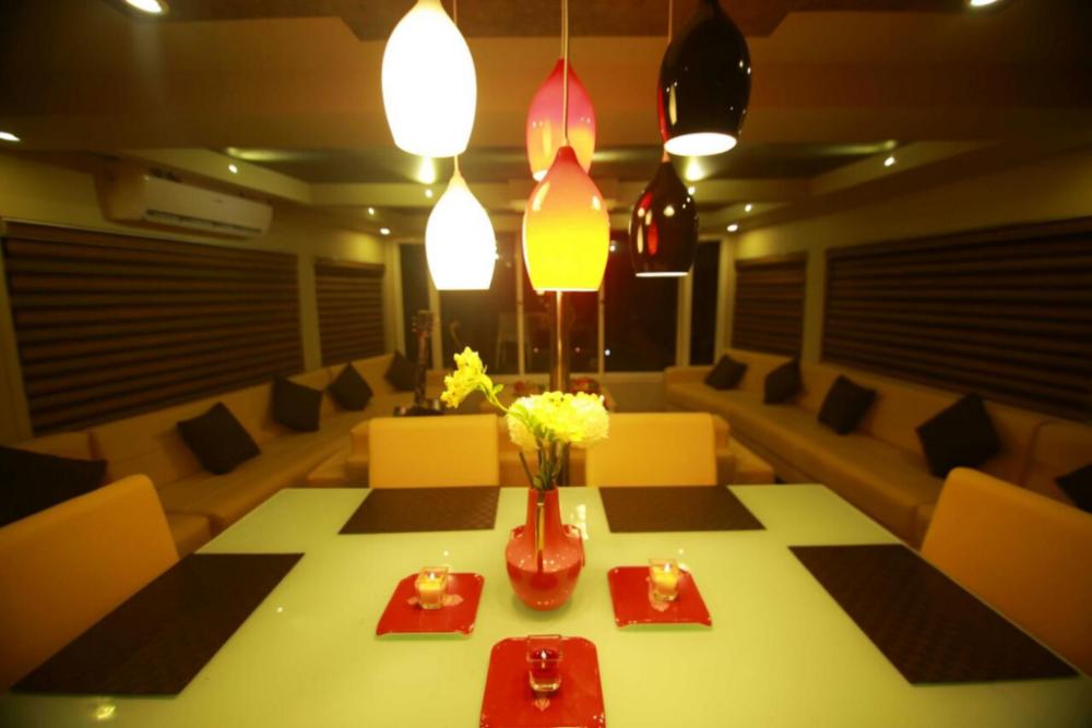 indiavacationz houseboat