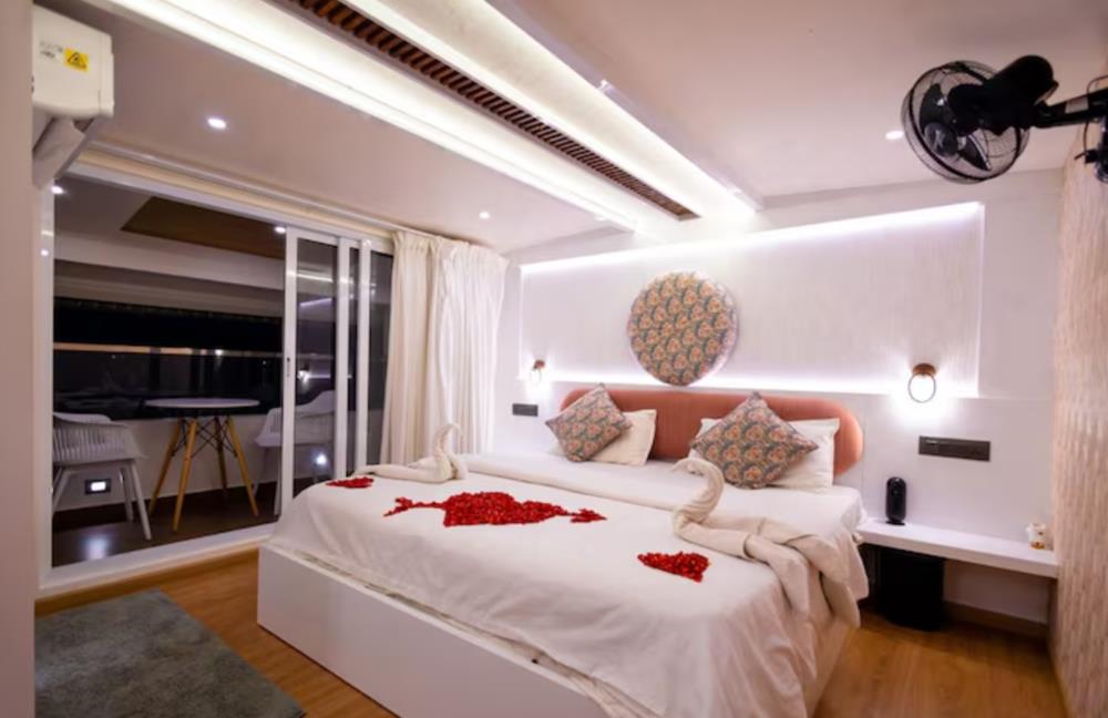 indiavacationz houseboat