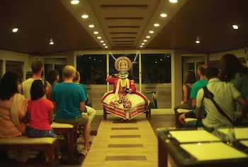 indiavacationz houseboat