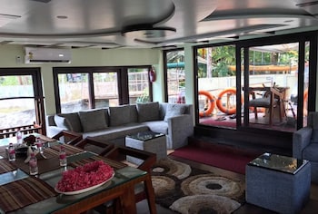 indiavacationz houseboat