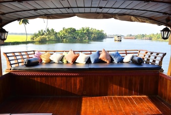 indiavacationz houseboat