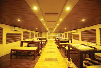 indiavacationz houseboat