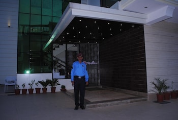 kamal residency by memory stays