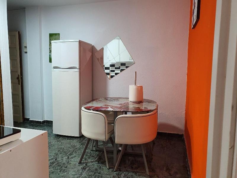 low cost room plaza de hierro i
