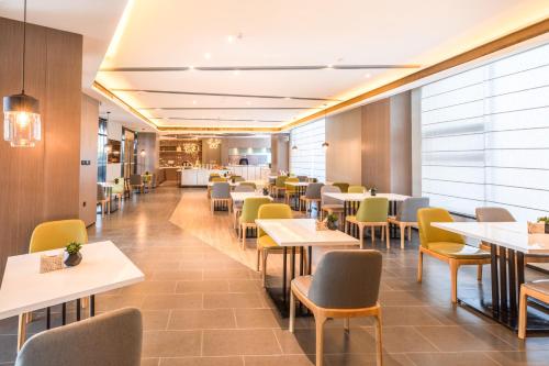 atour hotel tianma weifang
