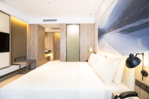 atour hotel tianma weifang