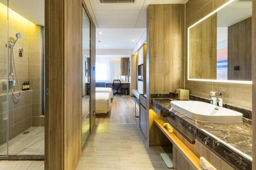 atour hotel tianma weifang