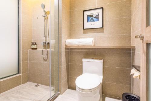 atour hotel tianma weifang