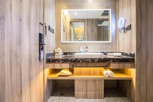 atour hotel tianma weifang