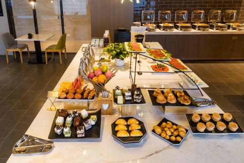 atour hotel tianma weifang