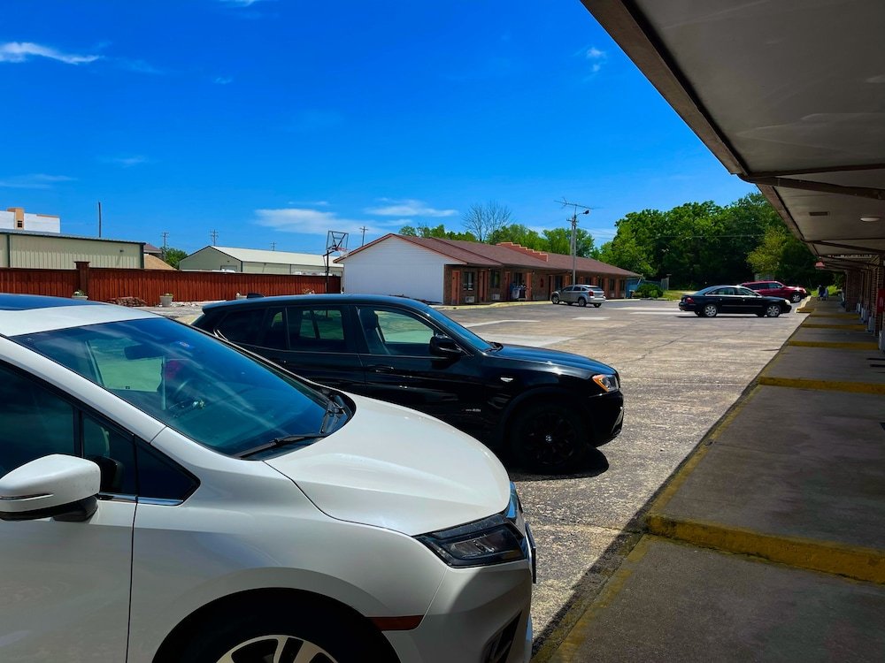 royal inn and suites