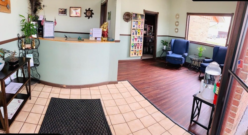 royal inn and suites