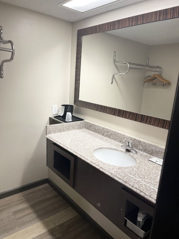 Royal Inn & Suites,Mountain Grove>>Cabool,2 star