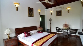 thevni holiday resort