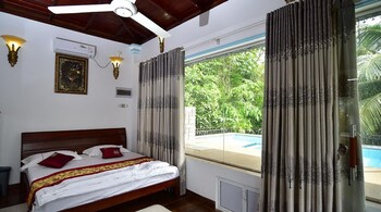 thevni holiday resort