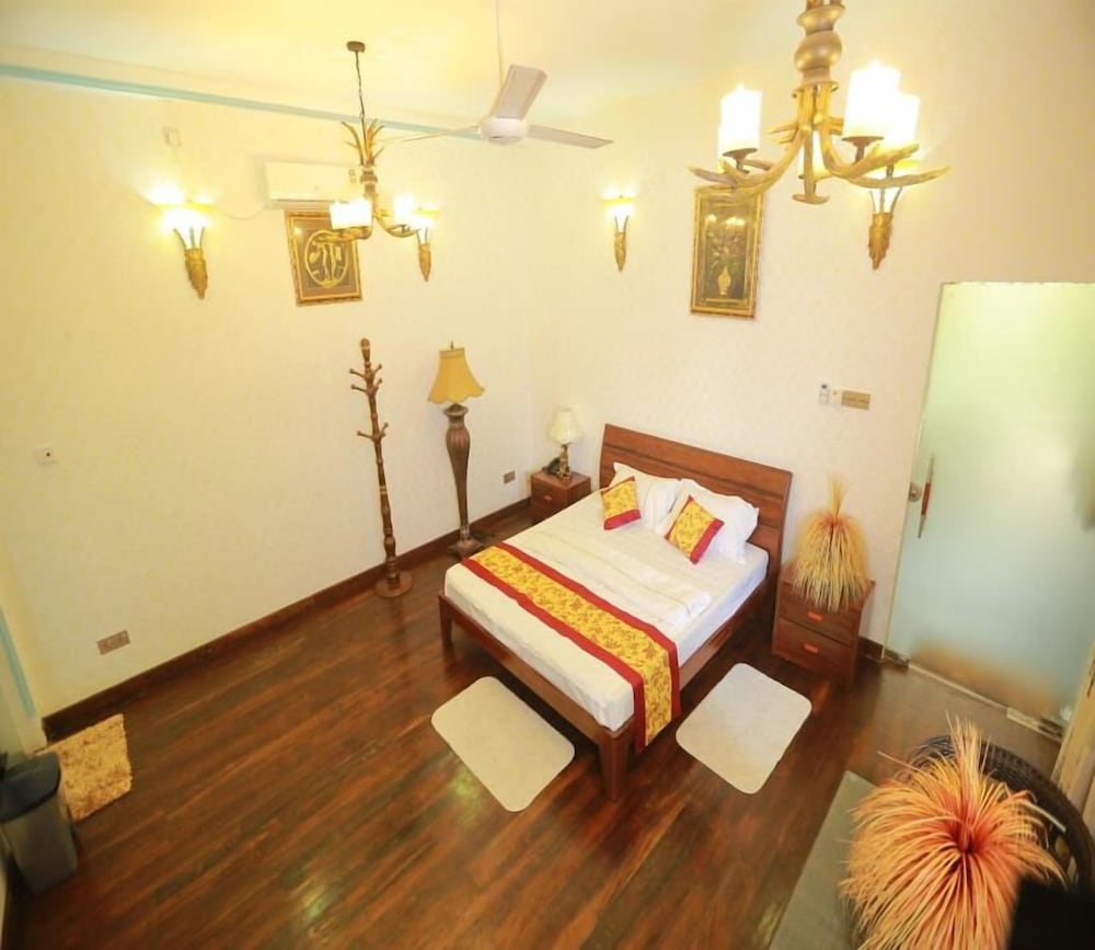 thevni holiday resort