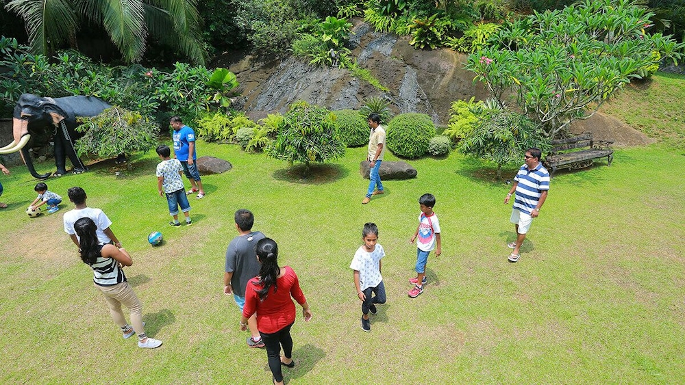 thevni holiday resort