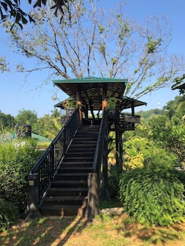 thevni holiday resort