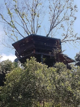 thevni holiday resort