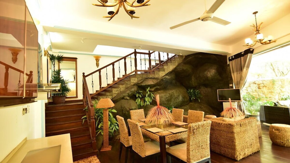 thevni holiday resort