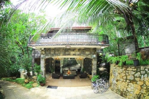 thevni holiday resort