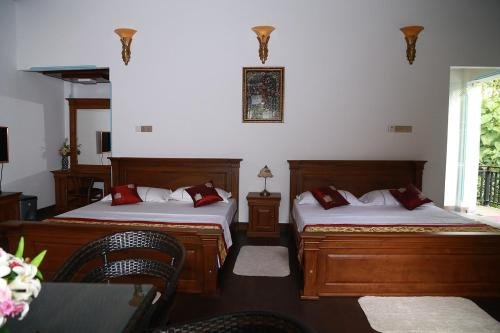 thevni holiday resort