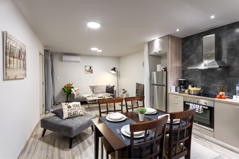 supreme luxury suites by athens stay