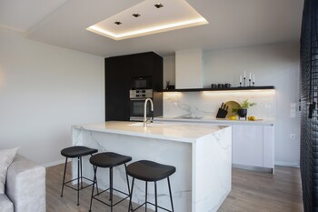 supreme luxury suites by athens stay