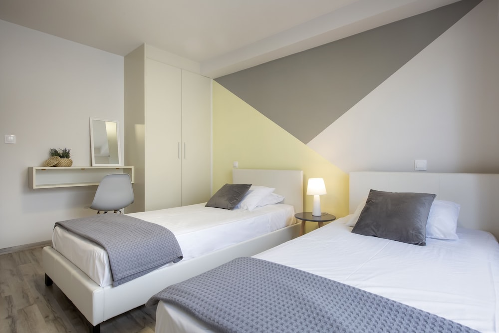 supreme luxury suites by athens stay