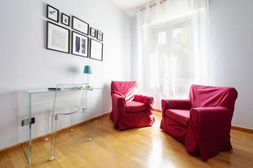 santorsola colorful huge apartment