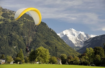 Hotel Weisses Kreuz,Interlaken>>Bern,3 star