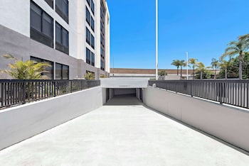 hampton inn by hilton los angeles airport