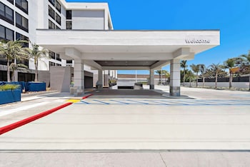 hampton inn by hilton los angeles airport