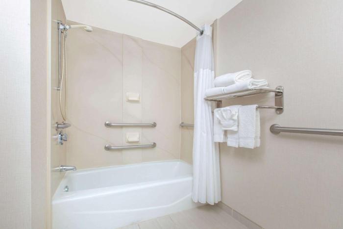 hampton inn by hilton los angeles airport