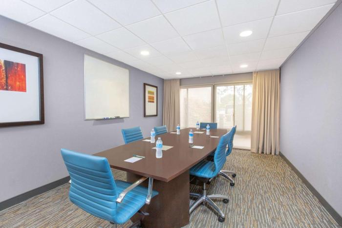 hampton inn by hilton los angeles airport