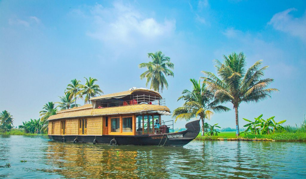 Angel Queen Houseboats,Mullakkal,3 star