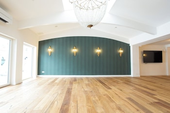 city hotel antik