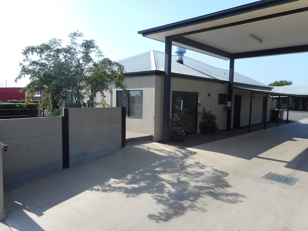 injune motor inn