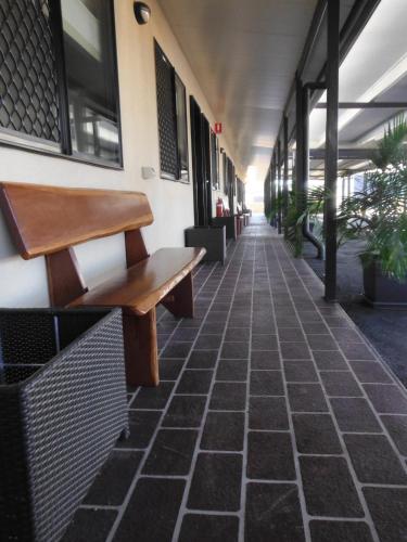 injune motor inn