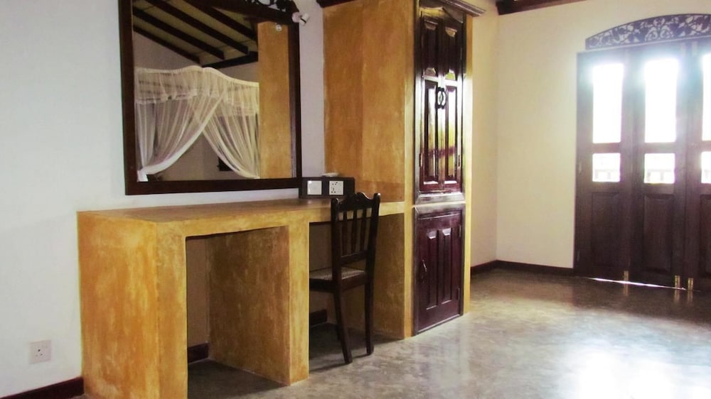 unawatuna royal lotus villa