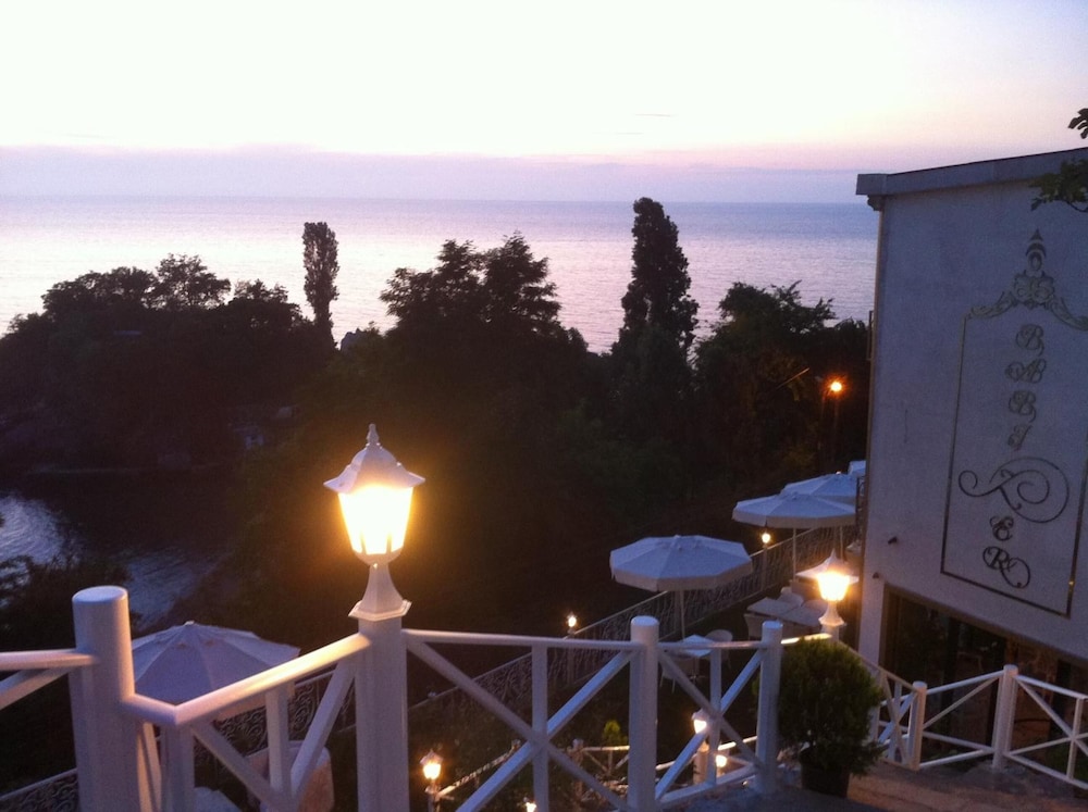 bab i zer konaklama ve restoran