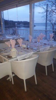 bab i zer konaklama ve restoran