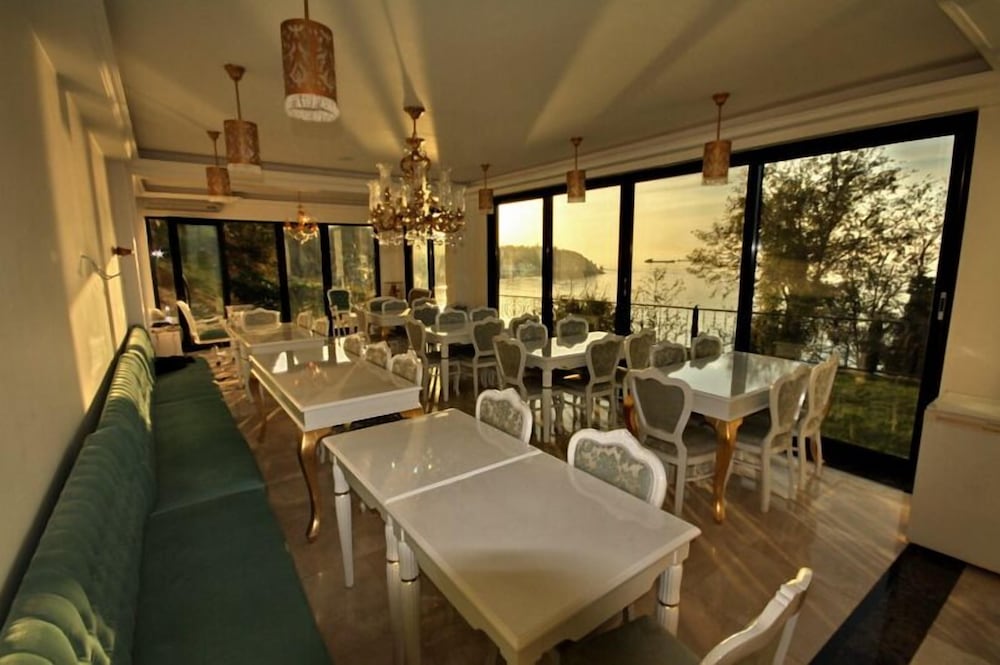 bab i zer konaklama ve restoran