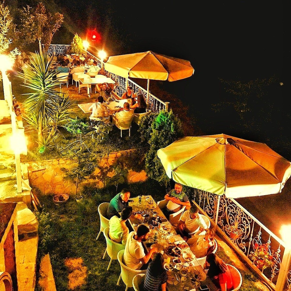 bab i zer konaklama ve restoran