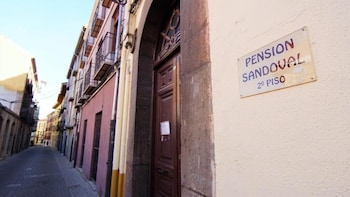 pension sandoval