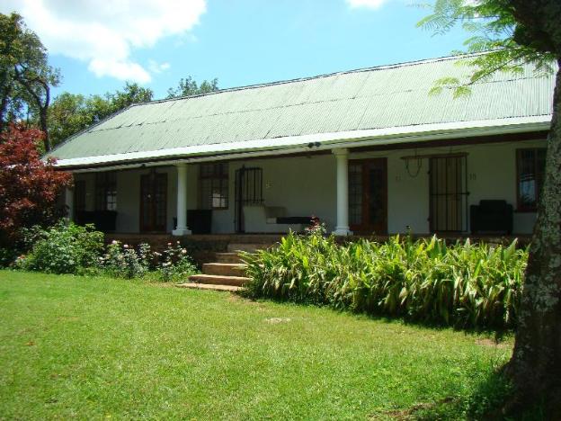 tsanana log cabins and mullberry lane suites