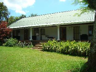 tsanana log cabins and mullberry lane suites