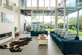 waiheke waterfront lodge