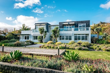 waiheke waterfront lodge